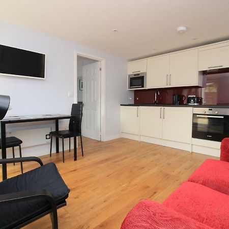 Beautiful Modern Apartment In 巴斯 外观 照片
